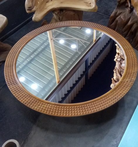 Beautiful round wood mirror frame Product